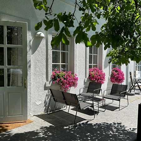 Apartment Mit Gartenblick Und Terrasse Baden Exterior photo